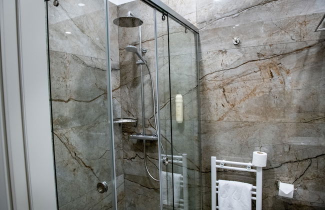 Agora Boutique - Photo 59