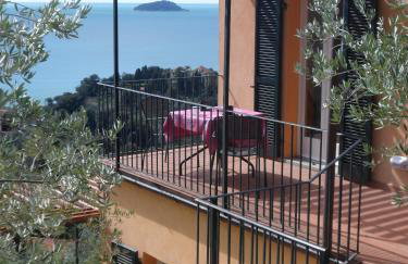 "The Ulivi" inside Le Agavi Private Park, shared Pool and Tennis 200m far, Sea View Apartment 2 AC BDR, 2BTH, parking next home and private garage in Lerici! Cooking Lesson and Wine Tasting - Foto 28