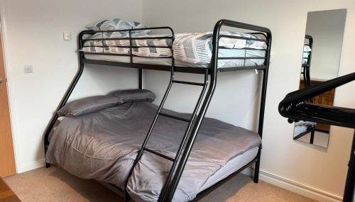 Modern, Sleeps 6, First floor, Parking, Beautiful rural market town, Llani - Foto 2