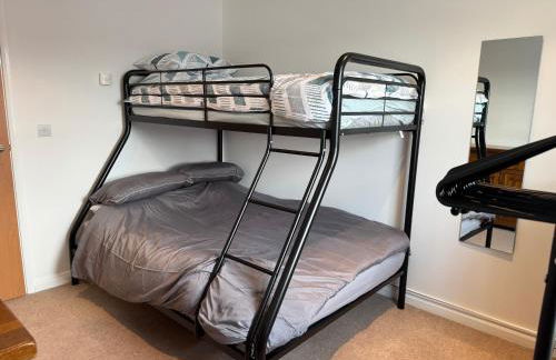 Modern, Sleeps 6, First floor, Parking, Beautiful rural market town, Llani - Foto 2