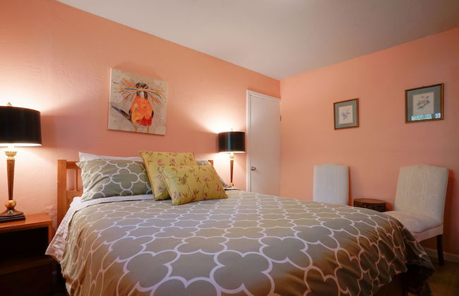 At Marbella Lane - Flamingo Lady, SFO - Foto 2