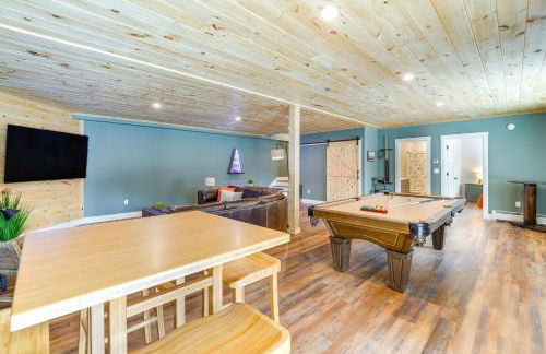 Walk to Beach and Sebago Lake Luxe Family Getaway! - Foto 21