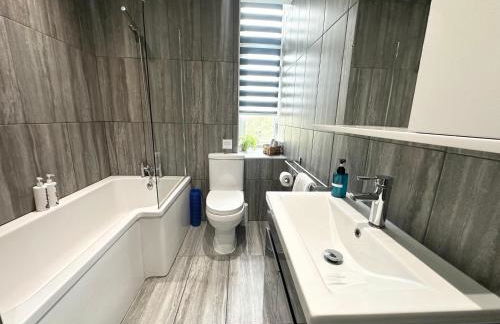 Burlington Mansions - FREE ALLOCATED PARKING - 8 mins walk to the beach - Gym - Pool Table - Brought to you by Coastline Retreats - Photo 26