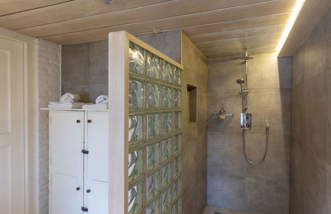 Charming Beach Villa With Thatched Roof - Photo 30