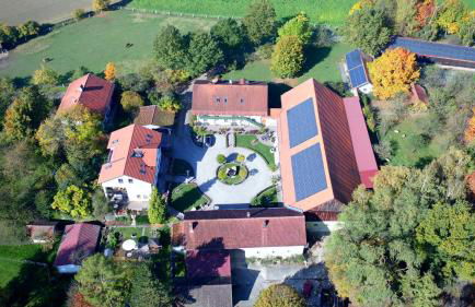 Gut Schwarz-n Hof Ferienwohnungen - Foto 18