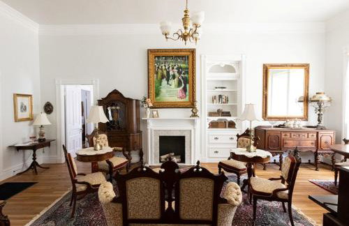 The Queen On Main - Foto 17