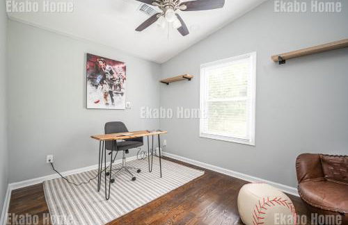 Luxury Sports Art Gallery - 15 mins to ATL Battery - Foto 18