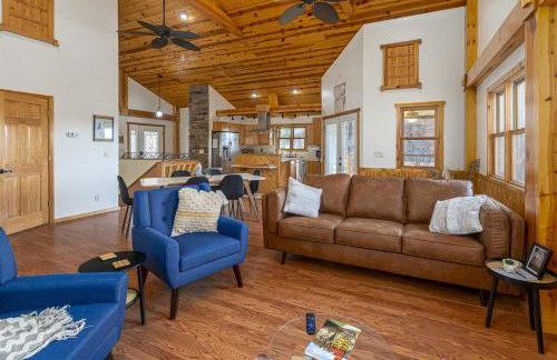 3BR Home w Hot Tub & Sunset Views Near SIUC - Foto 17