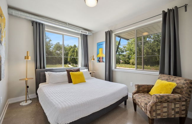 Swanky Townhome Near Old Town, Breweries and River - Foto 2