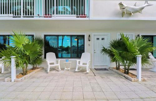 Sailfish Suites 5 - Waterfront Lodging - Photo 21