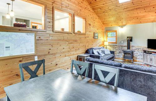 Sauna and Deck Wooded Cabin on Lake Vermilion! - Foto 8