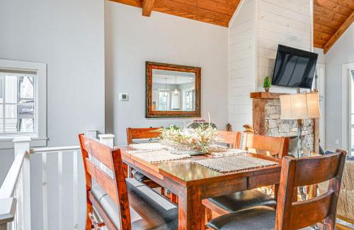 Direct Lake Access and Fire Pit Tuckasegee Cottage! - Foto 7