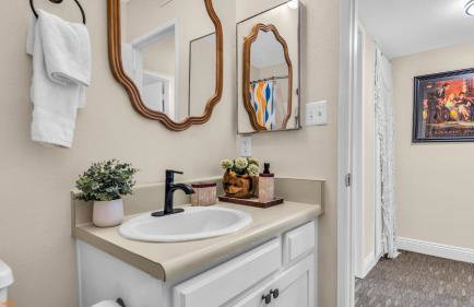 Mid-Century stay with Pool ,Golf Retreat and cool Comfort - Foto 21