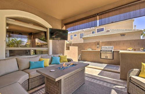 Family Gem in Phoenix with Saltwater Pool and Theater - Foto 2