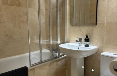 W9 Gem Stylish 2 Bed Flat - Photo 39