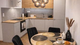 Designerski Apartament Wola - Parking Gratis - Klimatyzacja - Blisko Centrum - SmartTV - Foto 3