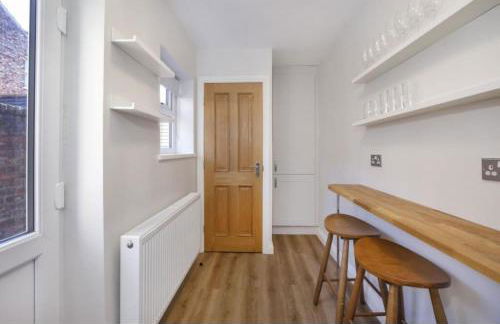 4 bedroom house close to Walmgate bar sleeps 7 - Foto 12
