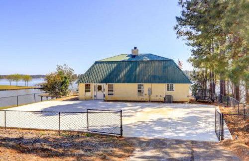 Dock and Fire Pit Stunning Lake Sinclair Home! - Foto 36