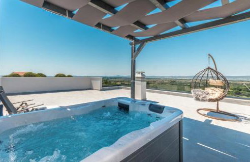 Cozy Home In Tinj With Wifi - Foto 3