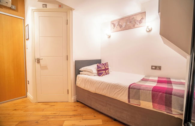 Pod Rooms - Nell Gwynn House Apartments - Photo 36