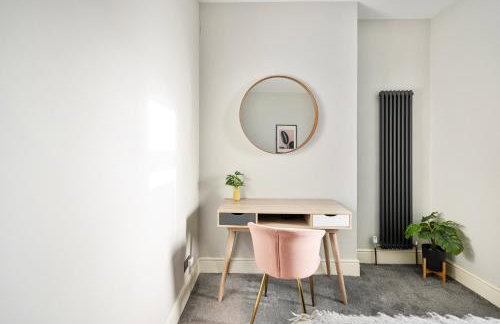 Stylish modern apartment near the city centre with nearby off-road parking - Foto 15