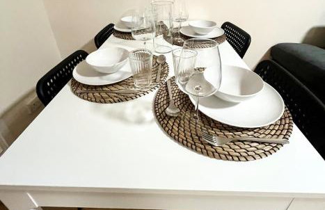 Cosy 2-Bed Flat in the Heart of Prestwich Village - Foto 17