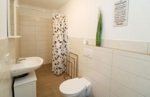 Zinnowitz Zum Bienenstock - Foto 20