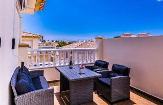 Exclusive Penthouse - Big Balcony & Private Garden - Foto 12