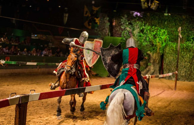 Cena con espectáculo en Magic Robin Hood - Foto 4