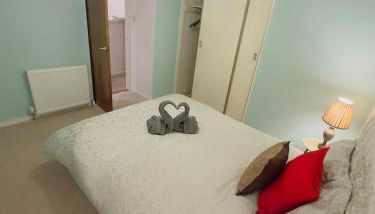 Modern & Cosy 3 Bedroom Inverkeithing home- Ideal for Edinburgh Dunfermline & St Andrews with Free Parking - Foto 5, towels