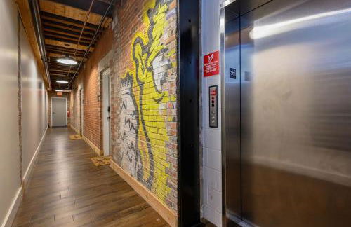 One-Of-A-Kind! Roll Up Garage Door-Pool, Speakeasy - Foto 46