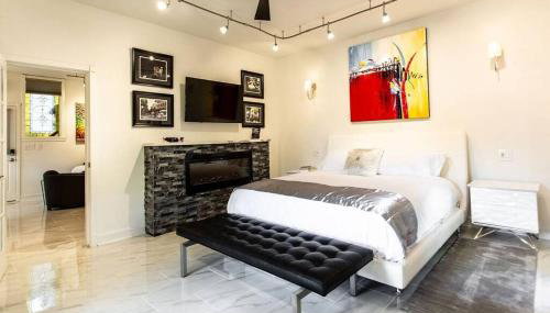 Private Luxury Suite with Hot Tub Downtown Eureka Springs - Foto 2