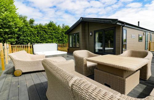 Pinehurst Lodge - Photo 1