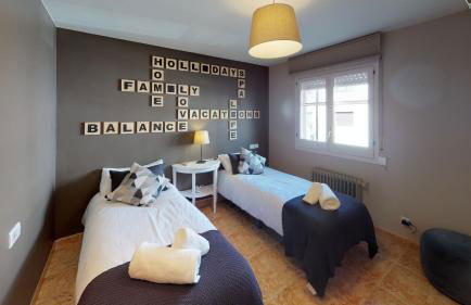 HOUSE OF JOY , CASA EN BANYOLES - Foto 23