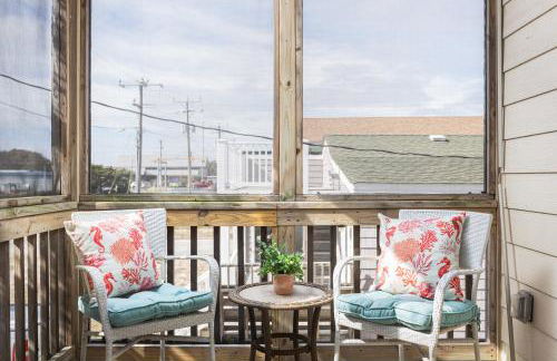 Oceanside Cottage -3BDR 2BA-Walk to Beach! - Foto 25