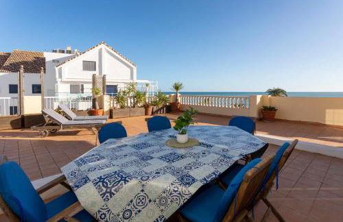 Caleta, ático, 3 dormitorios frente al mar, by Bookindenia - Foto 3