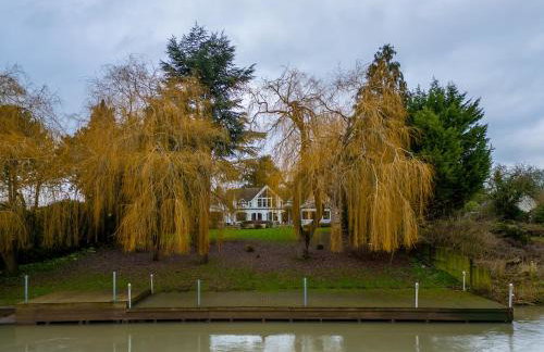 5BDR Luxe Villa By Torr Property Group Short Lets & Serviced Accommodation With Free Parking & River View Stratford-Upon-Avon - Foto 53