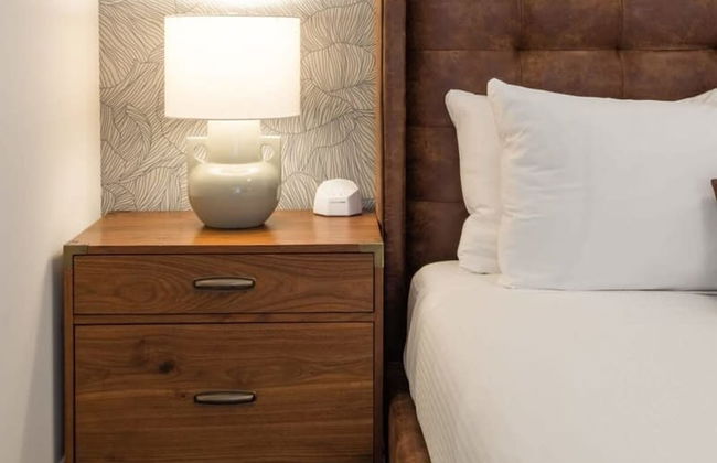 Sosuite Corner 1BR Apt w W D Desk - Photo 35