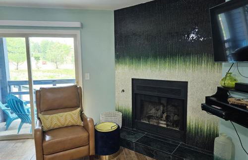 Evergreen Retreat- next to Timberline Lodge - Photo 3