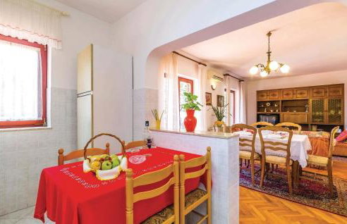 2 Bedroom Nice Apartment In Viskovo - Foto 21