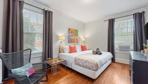 Elegant and Colorful 1BR with Covered Porch - Foto 2