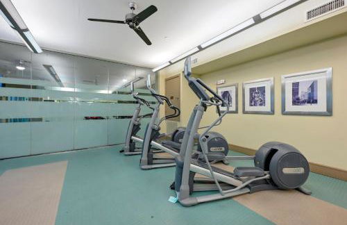 Central Houston Stay - Walk to NRG Stadium, Relax by the Pool, and More! - Foto 23