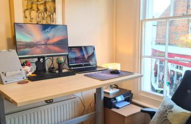 West Street Views #2 - Central apartment with home office - Photo 5