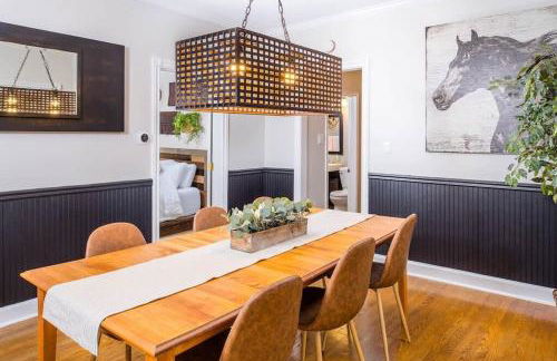 Urban Farmstead Family Retreat - Game Barn - Foto 8