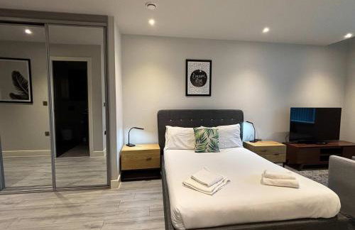 Modern Studio in Bracknell with free Parking - Photo 6