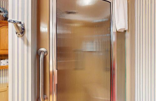 Lakefront Haven - Photo 20