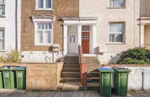 Spacious 3 Bedroom Home with PS5 and Pool Table Near O2 Arena Canary Wharf and Elizabeth Line to Central London - Foto 49