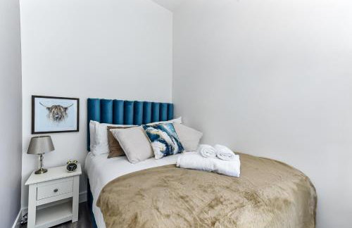 Comfy and Contemporary One Bedroom Flat - Photo 16