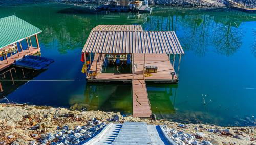 New Lake Home Sleeps 14 Private Dock Deck Grill - Foto 5