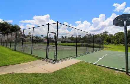 4BR w Heated Pool near Disney & Lake - Sleeps 10 - Foto 44